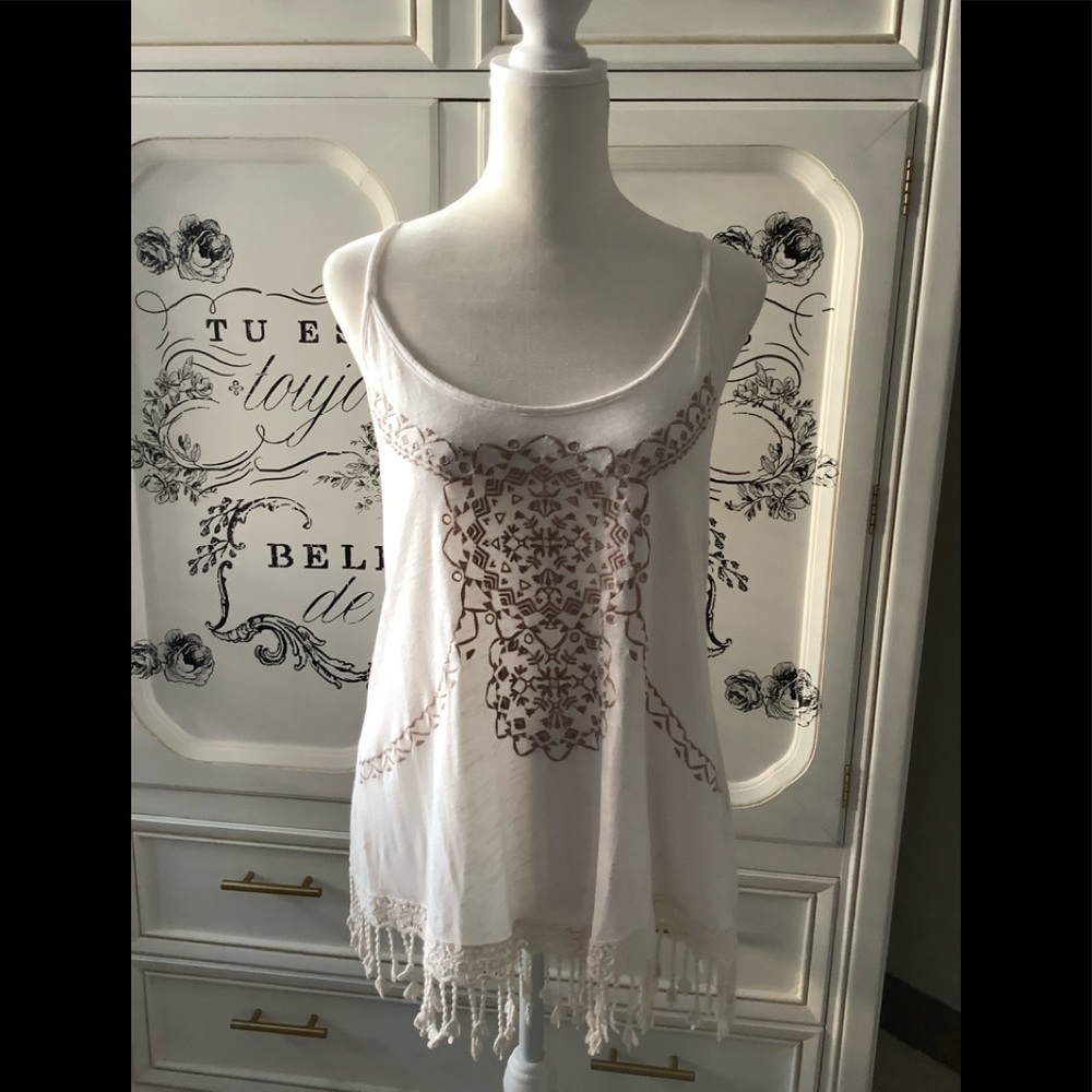 EYESHADOW off white tank top